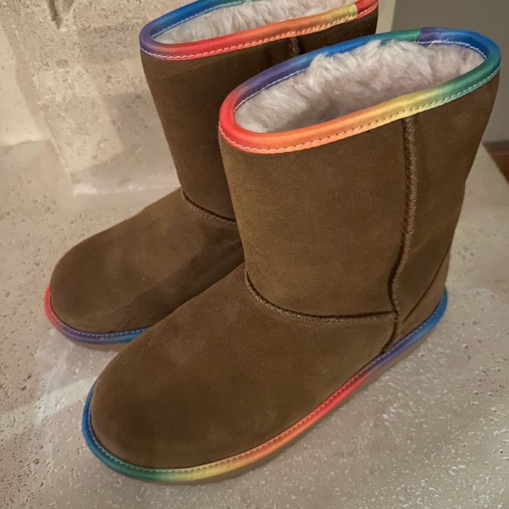 Ugg  boots with Rainbow Trim size 3 big kid